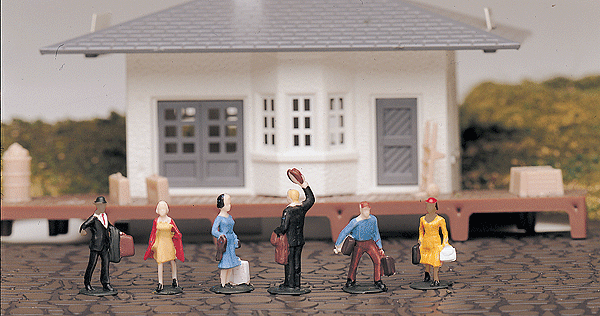 Picture of HO Scale - Waiting Passengers