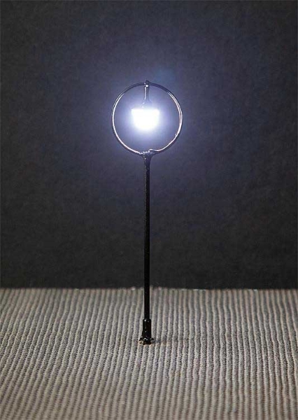 Picture of HO Scale - Suspended Ball Park LED Globe Light